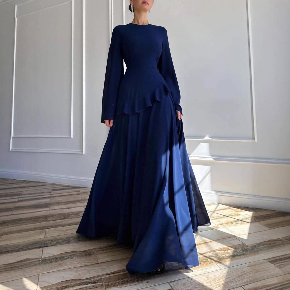 Robe longue en mousseline avec volants et nœud au dos | Robe maxi à manches cloche et étagée (MS227)