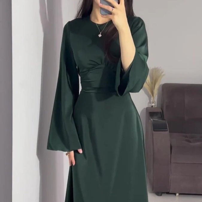 Abaya cintrée à la taille, abaya unie à bretelles (UKMA106)