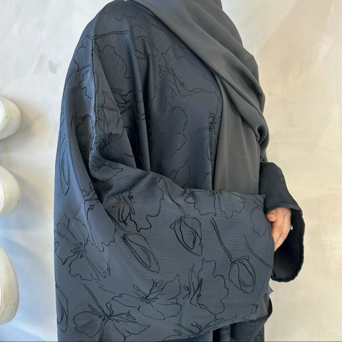 Abaya en satin tissé jacquard 3D (MA138)