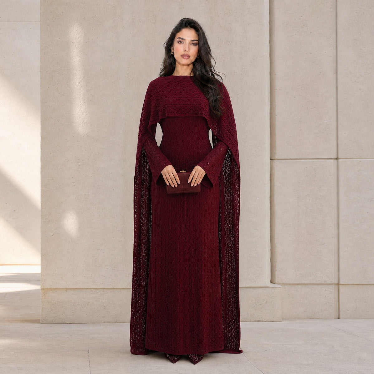Robe Maxi Doublée à Manches Cape et Dentelle Florale Texturée (MS519)