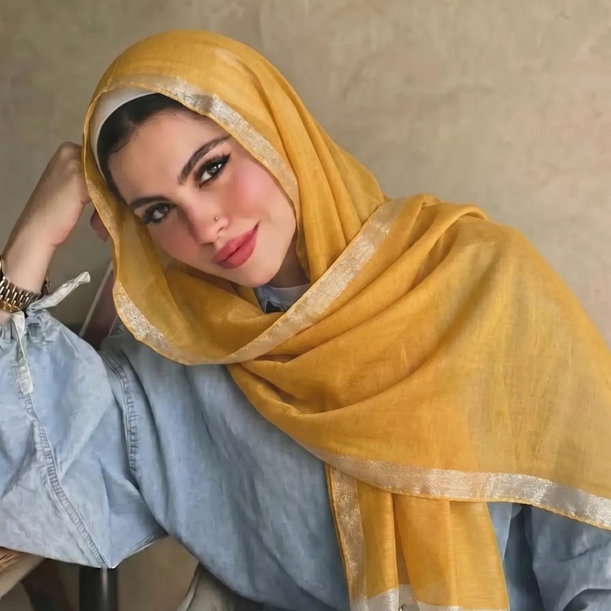 Foulard Hijab en Mousseline avec Bordure Dorée et Perles(MH236)