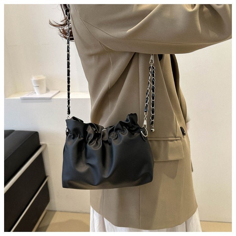 Sac Pleated Cloud à bandoulière avec chaîne, polyvalent (MAC201)