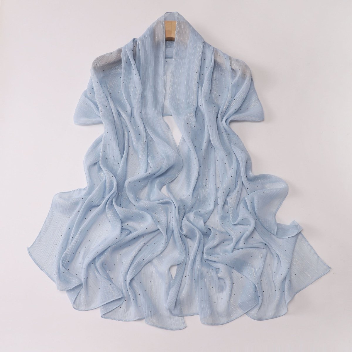 Hijab Drapé Crinkle Argenté "Modest Elegance" avec Strass (MH155)