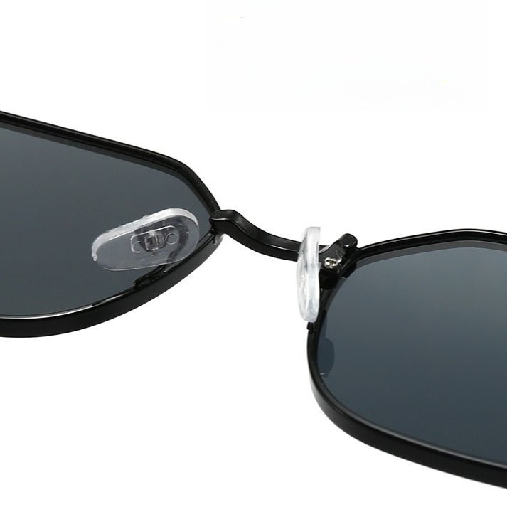 Lunettes de soleil vintage à monture étroite – Style rétro chic avec verres teintés pour femme (MAC262)