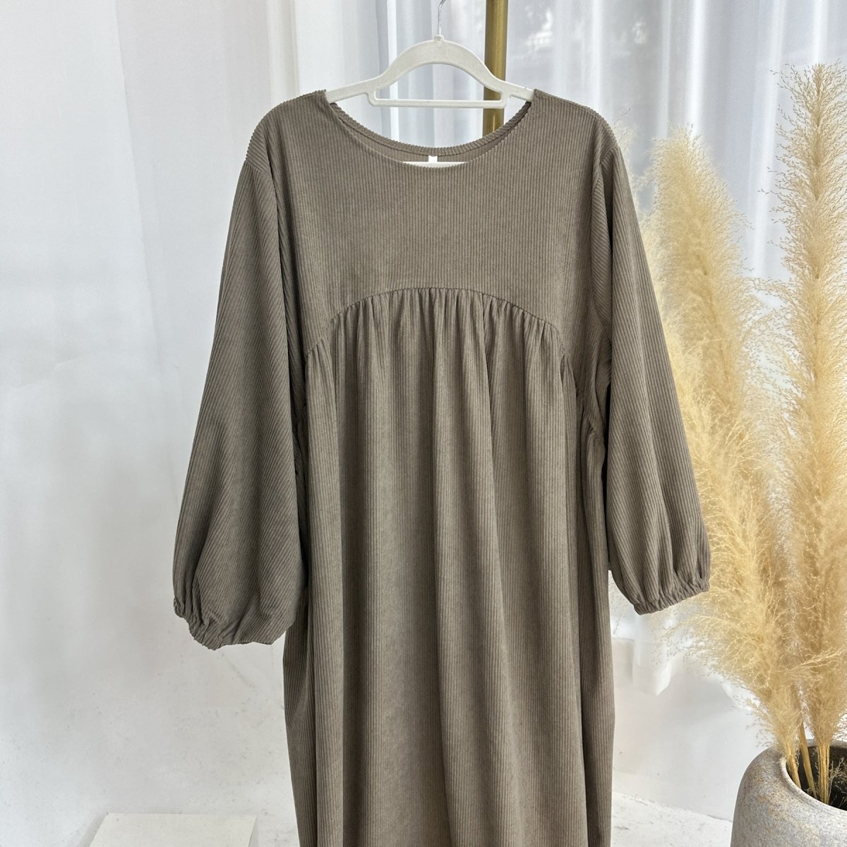 Abaya Swing en velours côtelé, coupe ample | Abaya Casual en velours côtelé (MA117)