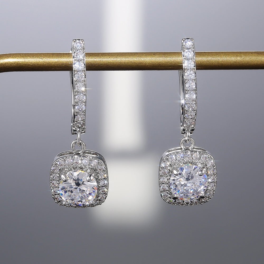 Boucles d'oreilles polyvalentes en zircone micro-pavée (MAC191)