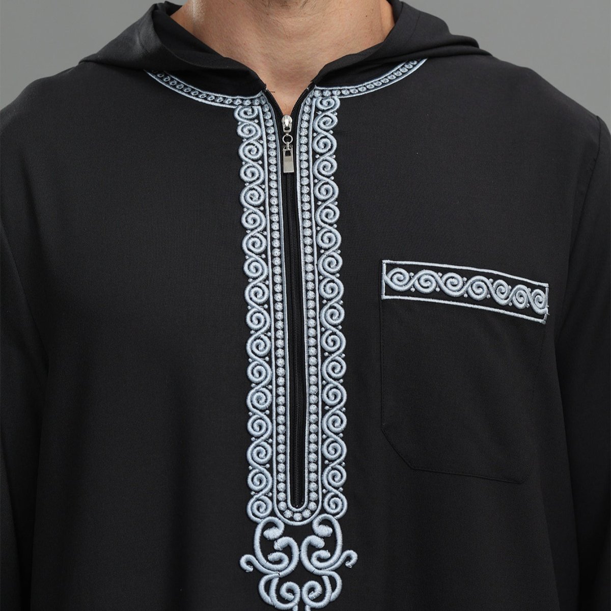 Thobe brodé à capuche pour homme avec poches (MT037)