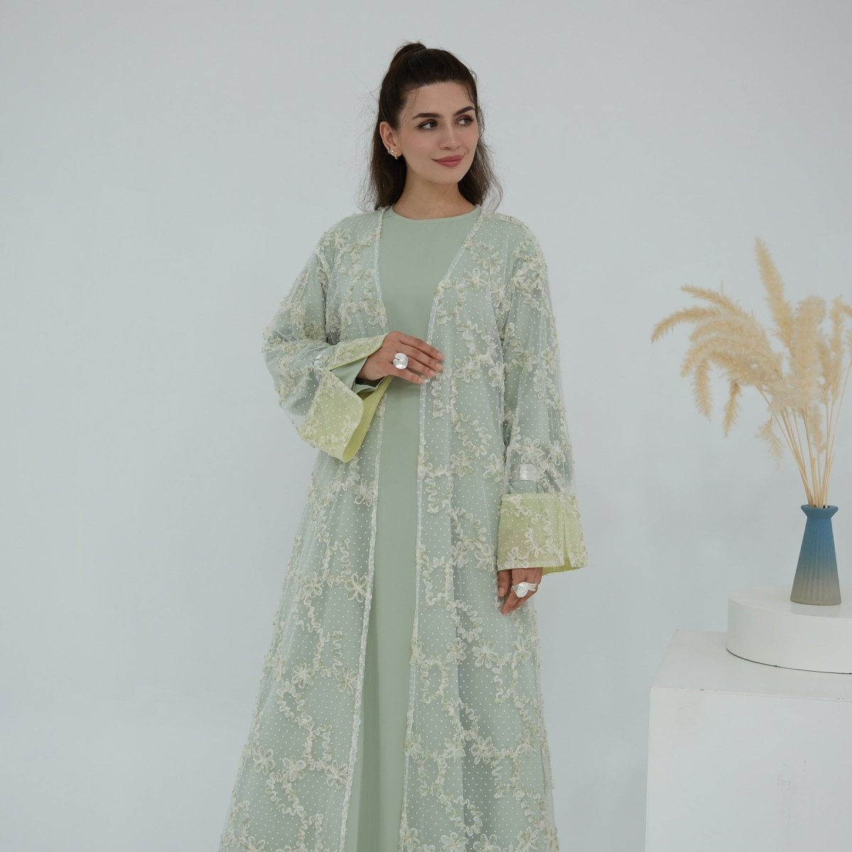 Abaya ouverte en mesh floral 3D (MOA288)