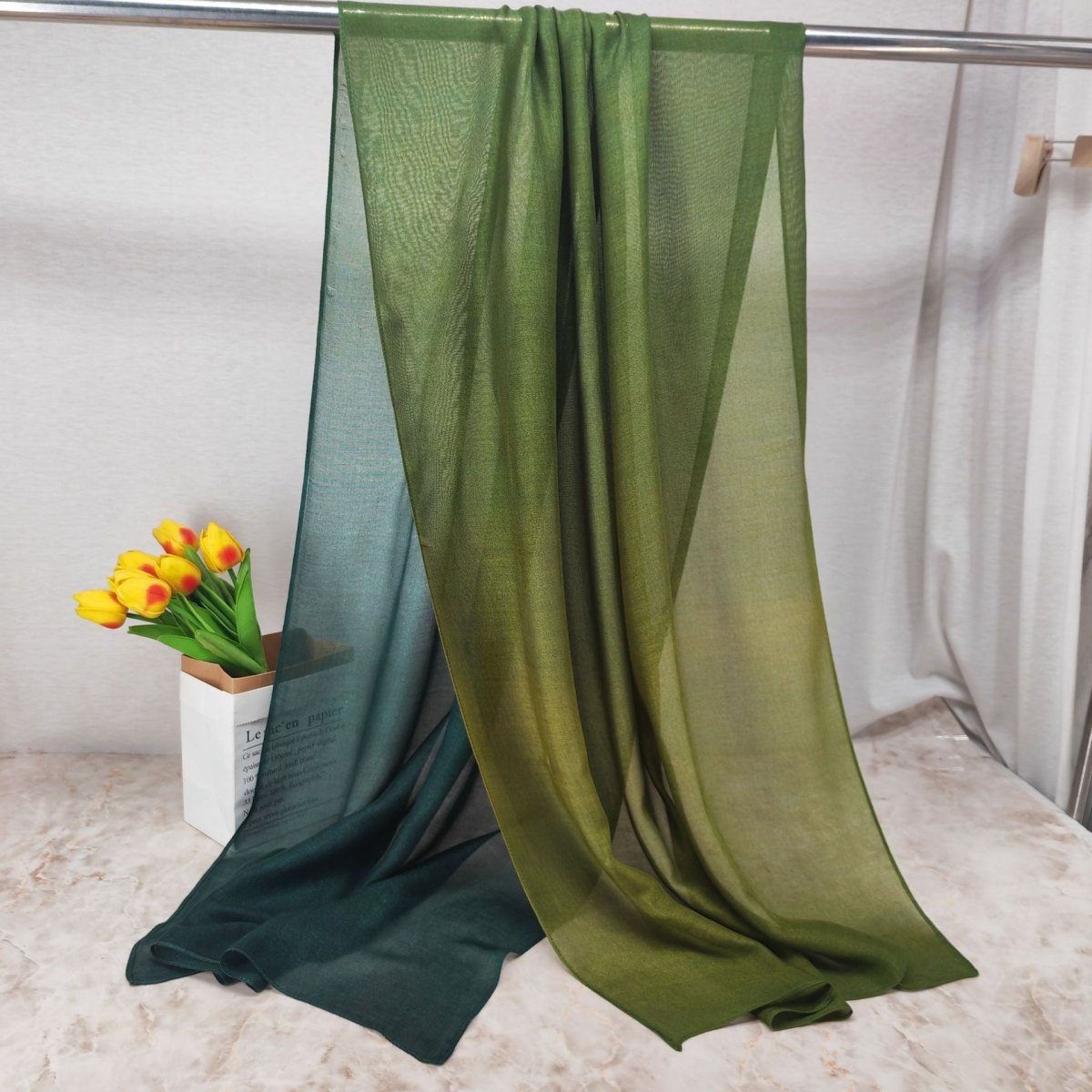Hijab Modal Dégradé Doux | Hijab à Transition de Couleurs avec Fluidité Naturelle (MH162)