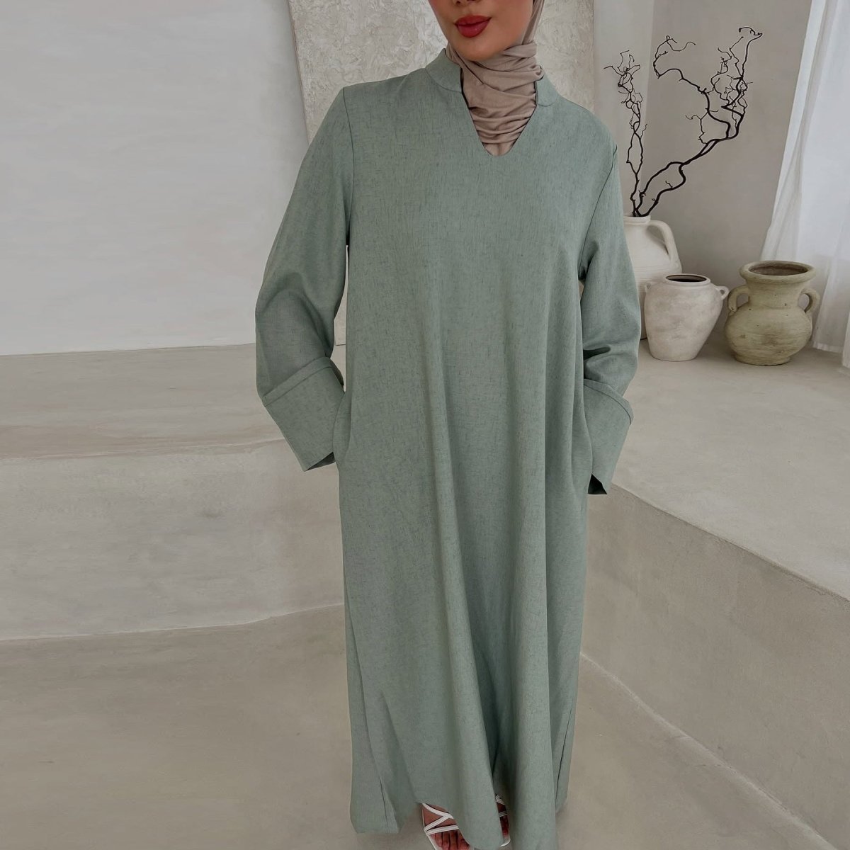 Abaya oversize à col en V avec poches | Robe longue unie à manches larges (MA331)