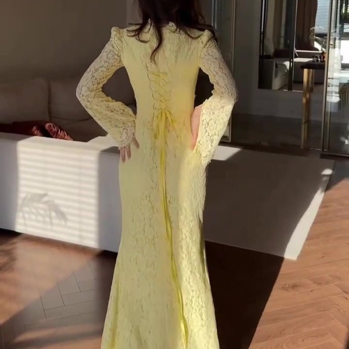 Robe de luxe en dentelle avec manches évasées (MS339)