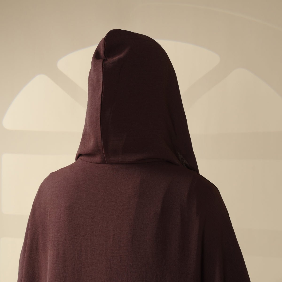 Jilbab Uni et Élégant à Capuche | Jilbab en Crêpe avec Capuche Intégrée (MJ015)