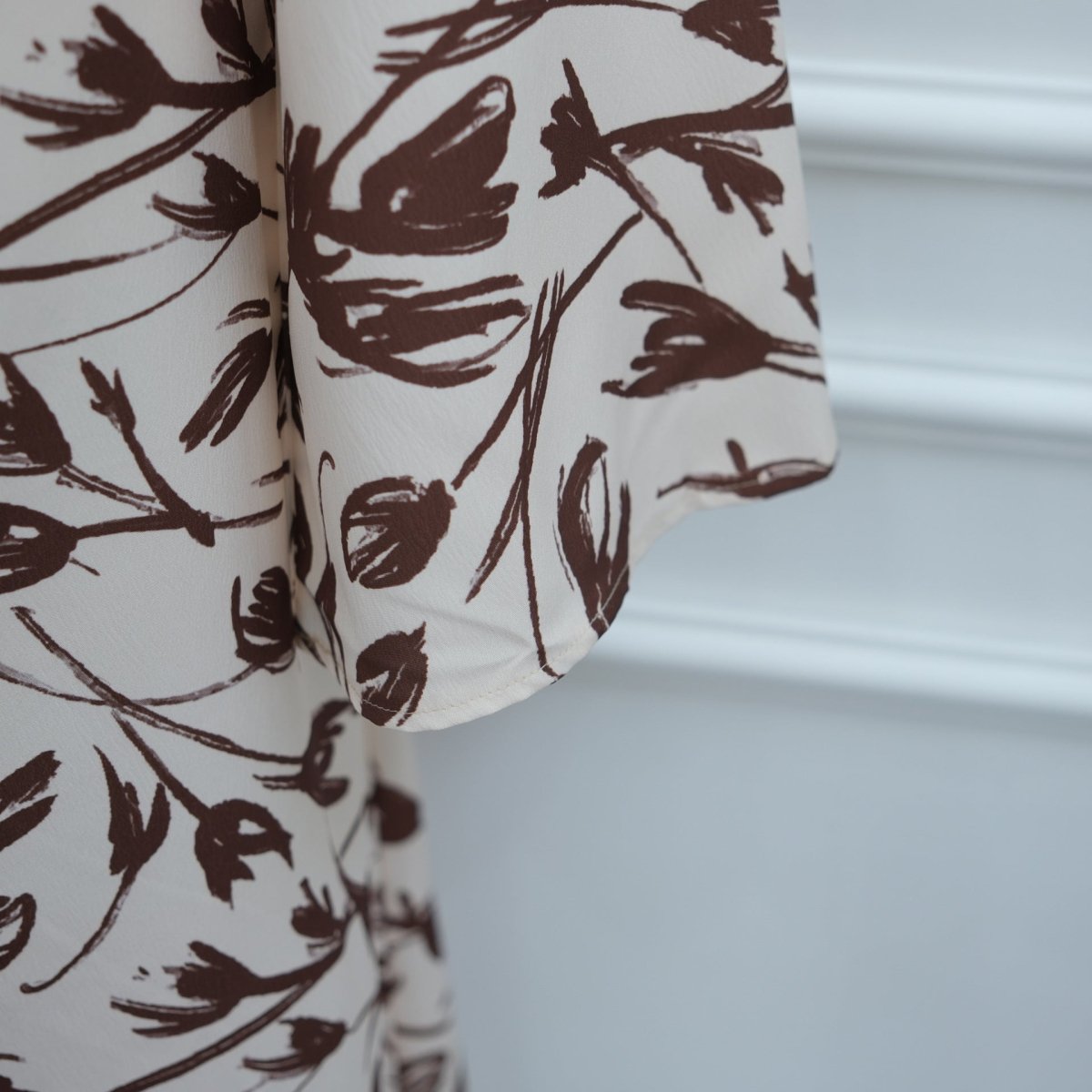 Robe Maxi Imprimée à Manches Cloche Froissées-Délavées (MS474)