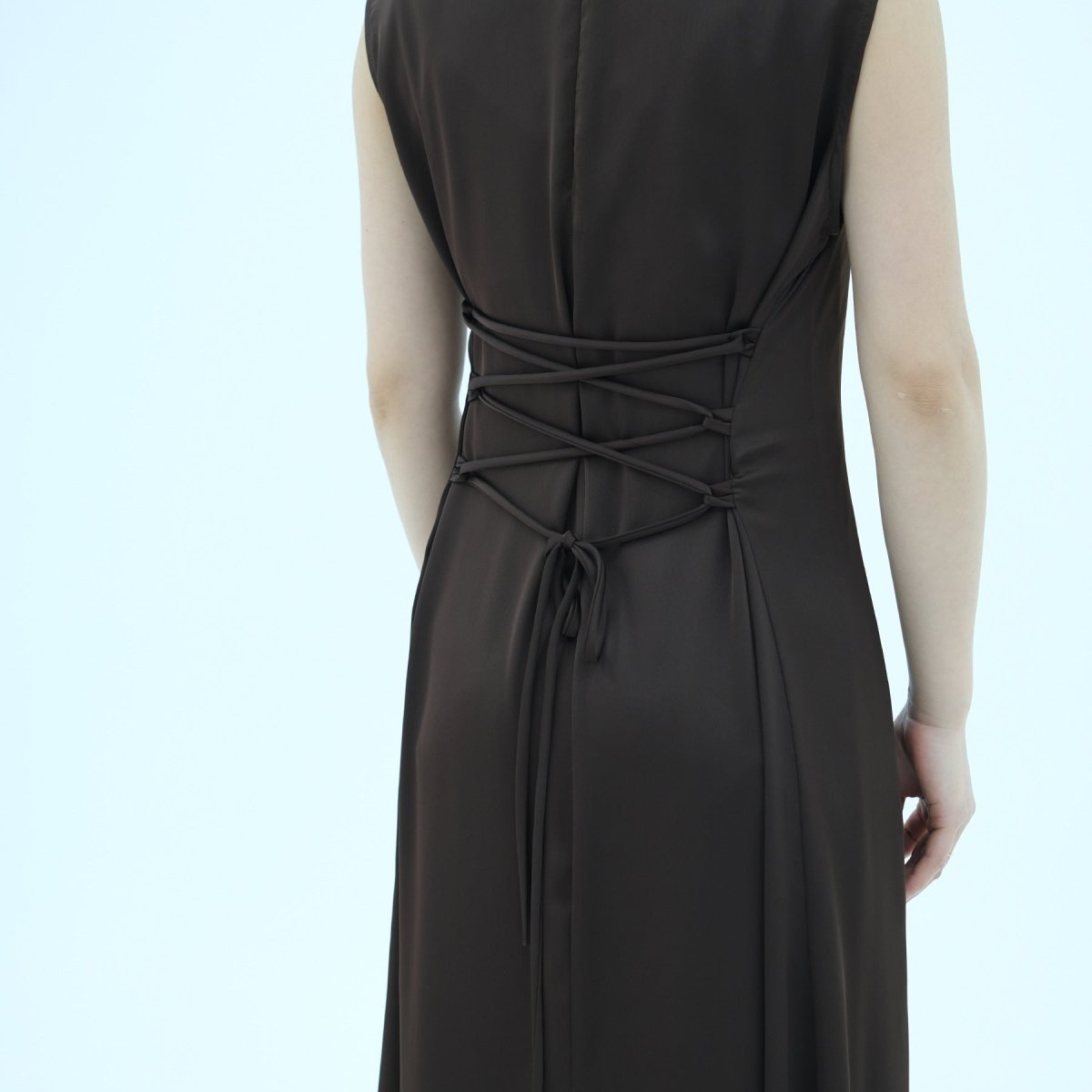 Robe longue sans manches avec dos corset à lacets (MS472)