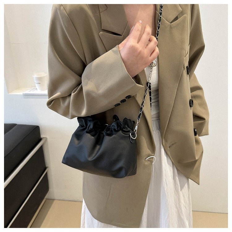 Sac Pleated Cloud à bandoulière avec chaîne, polyvalent (MAC201)