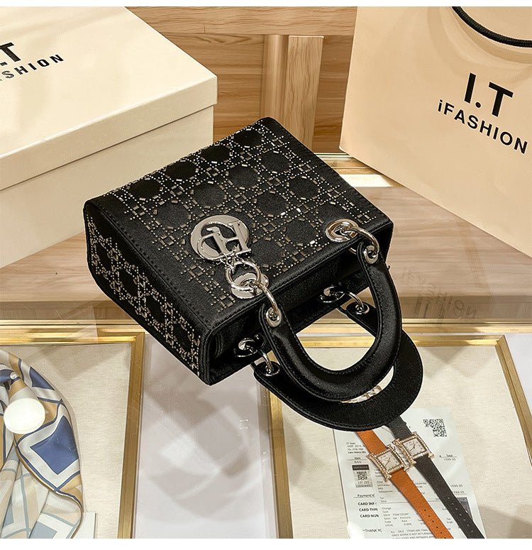 Sac Princesse Diana en satin haut de gamme, style « Hot Diamond Heavy Industry » (MAC220)