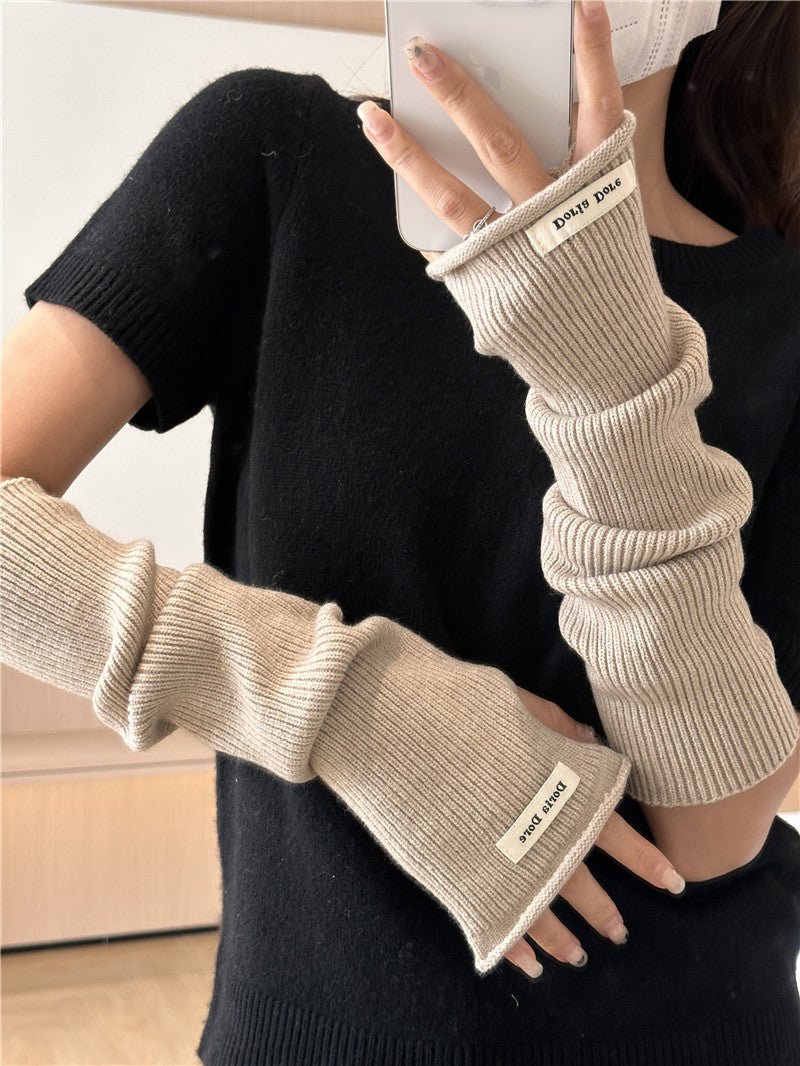 **Manches en Maille Cascadantes – Élégance Cosy pour un Style Superposé** (MAC312)