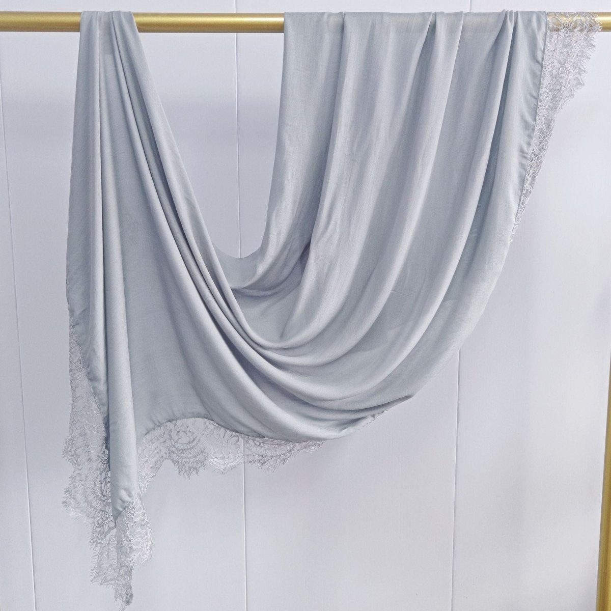 Hijab en rayonne avec bordure en dentelle (MH211)