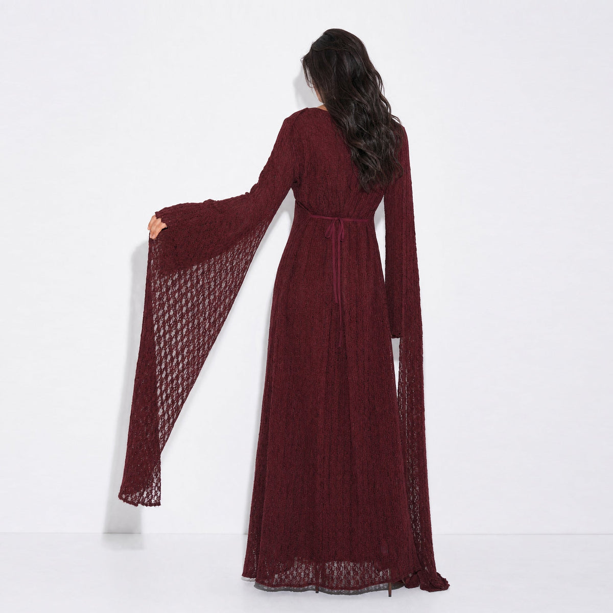 Robe Maxi Doublée à Manches Cape et Dentelle Florale Texturée (MS519)