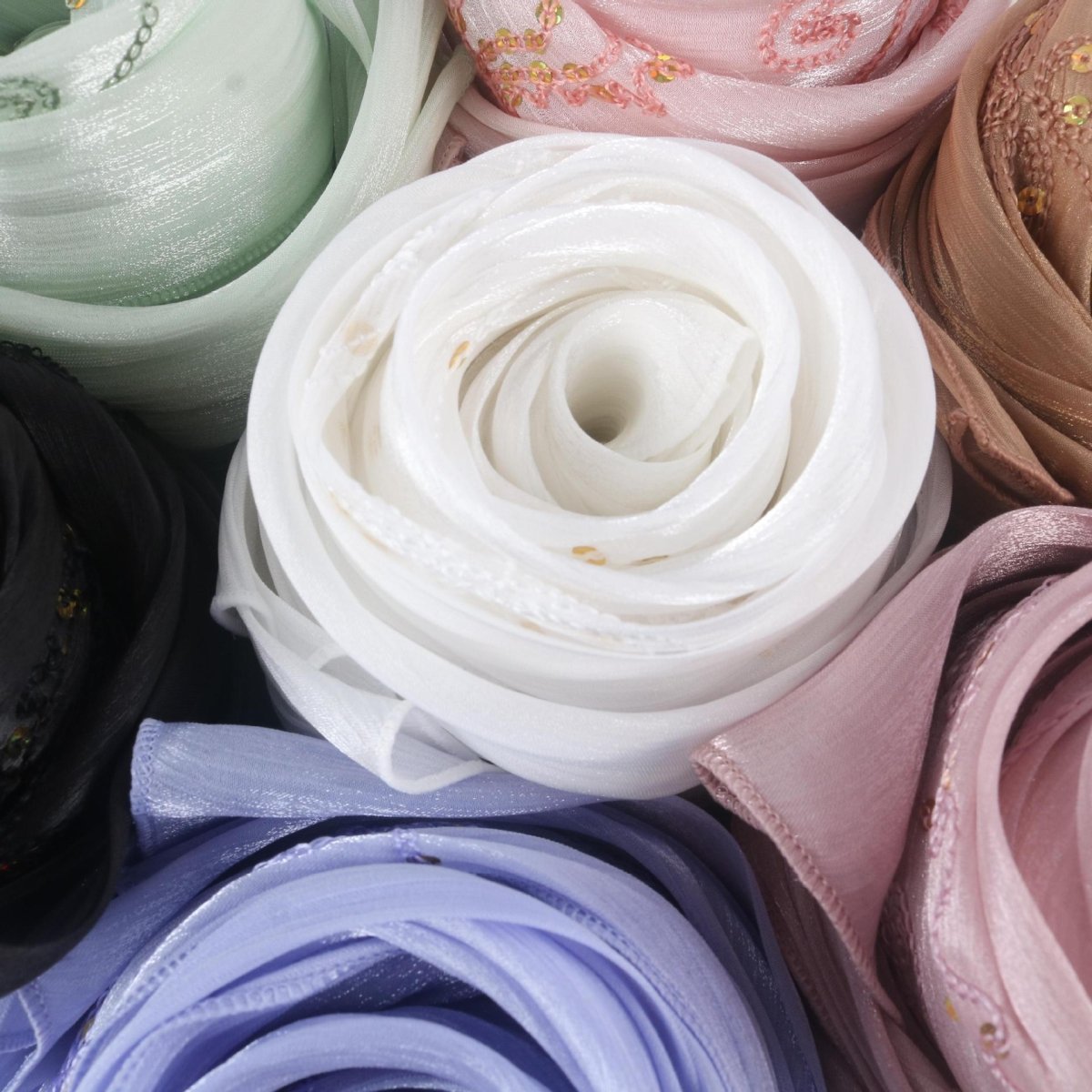 Écharpe Hijab Brodée à Fleurs et Sequins (MH244)
