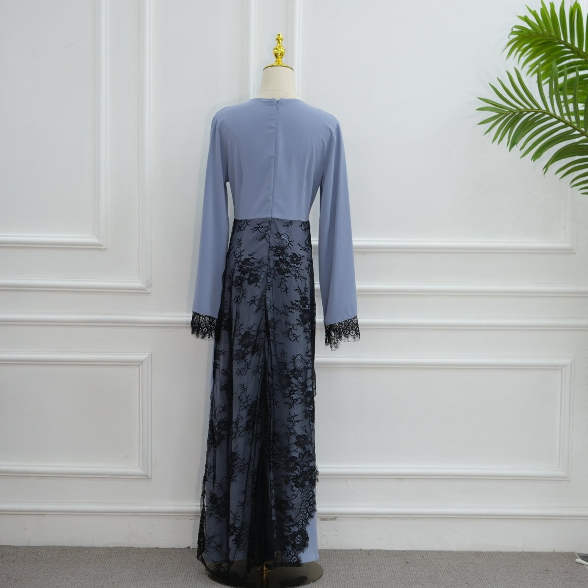 Robe Maxi avec Empiècement en Dentelle Contrastée à la Taille (MS409)