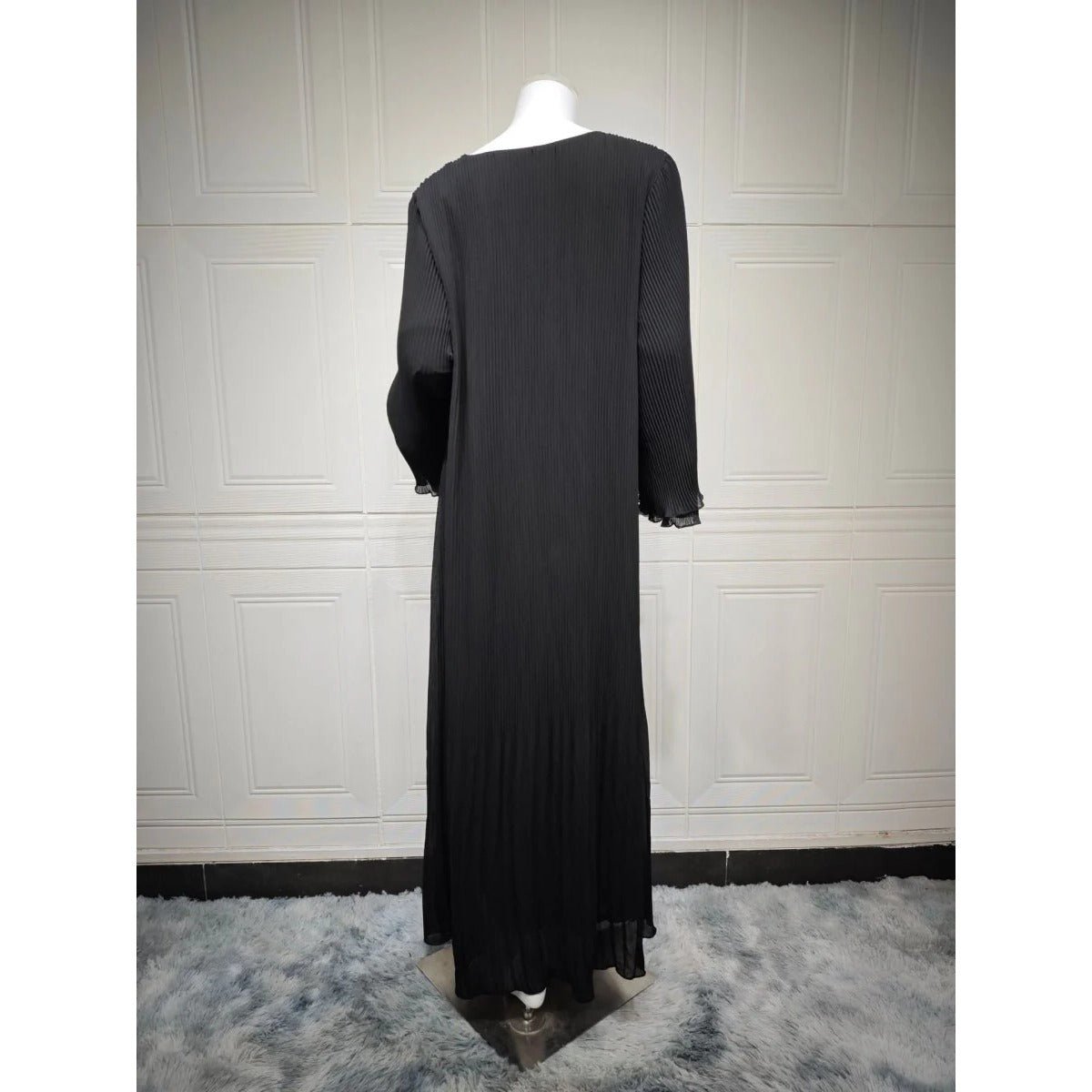 Robe Abaya élégante en mousseline plissée pour femmes musulmanes, coupe pull-over modeste, coloris uni, avec manches évasées (MA176)