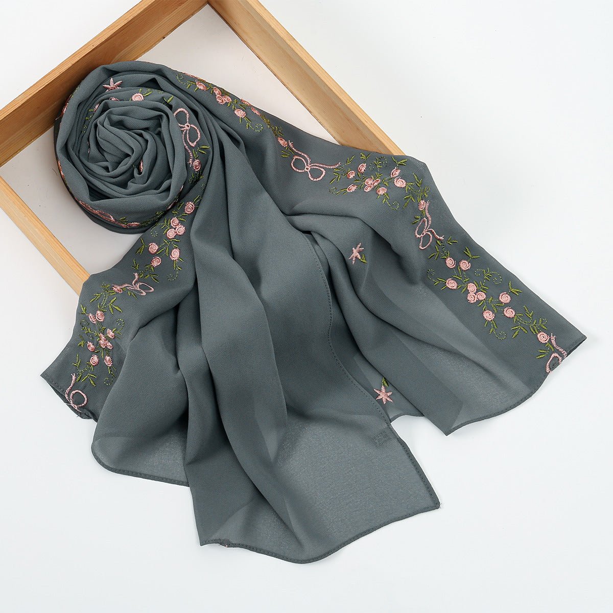 Foulard Hijab en Mousseline Brodée | Hijab en Mousseline avec Broderie (MH220)