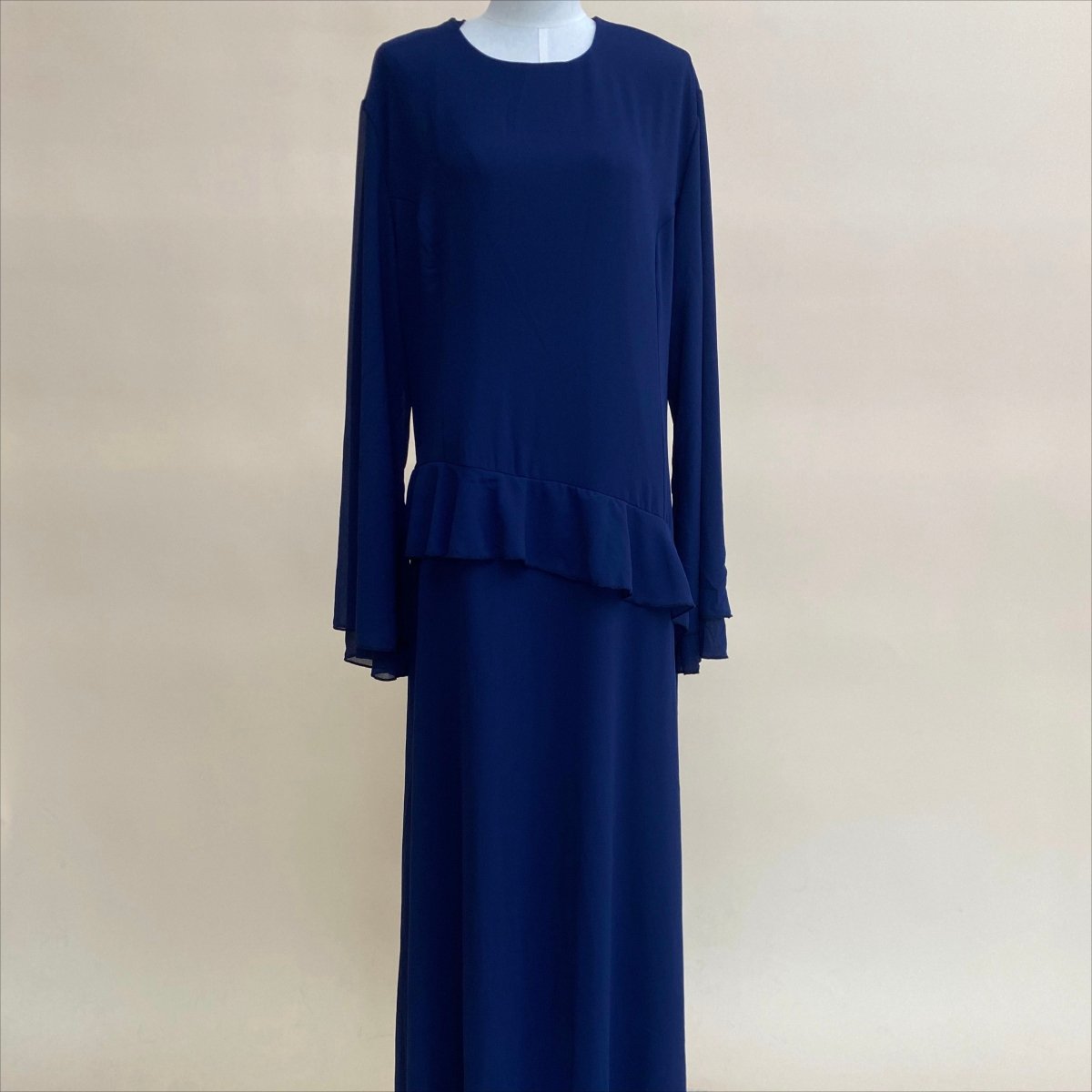 Robe longue en mousseline avec volants et nœud au dos | Robe maxi à manches cloche et étagée (MS227)