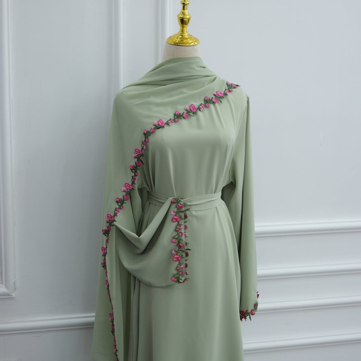 Robe Maxi à Bourgeon de Rose Brodé et Bordure Diagonale(MA455)