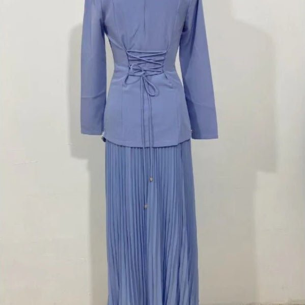 Robe Abaya Plissée Élégante avec Col et Taille Ornés de Diamants | Robe Maxi Musulmane Modeste avec Détail de Bride au Dos (MA294)