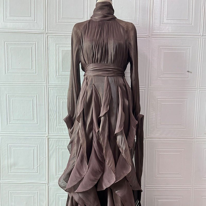 Robe Longue à Volants Cascadants | Robe Maxi à Col Montant et Ceinture Nouée (MS231)