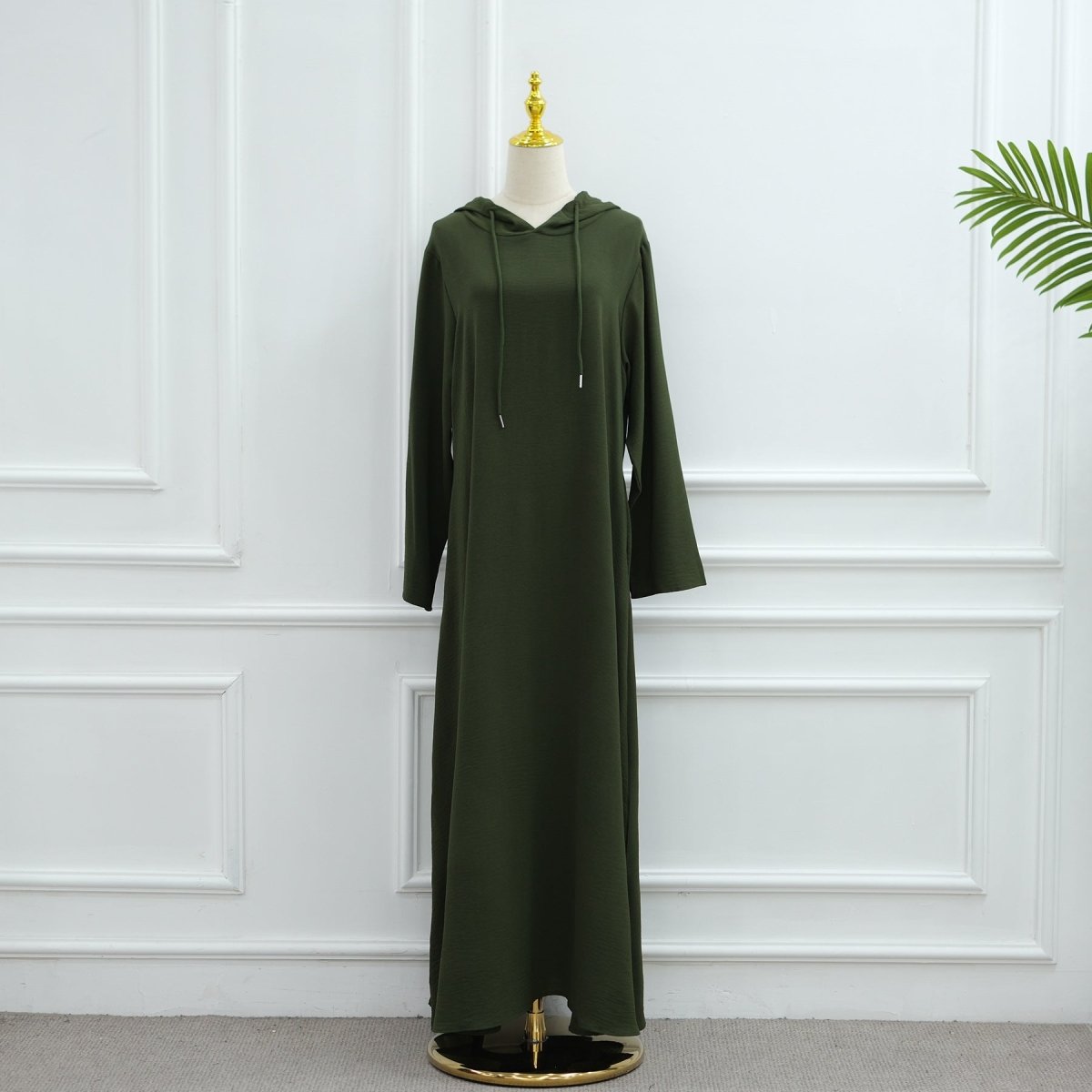 Robe à capuche froissée en soie glacée avec poches (MA393)