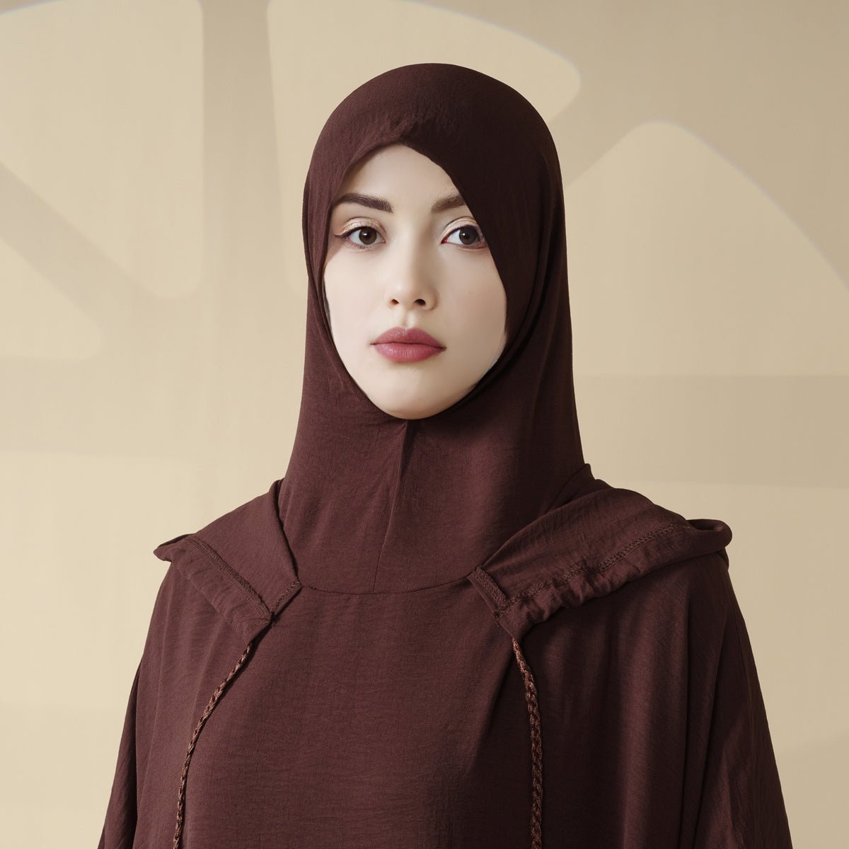 Jilbab Uni et Élégant à Capuche | Jilbab en Crêpe avec Capuche Intégrée (MJ015)