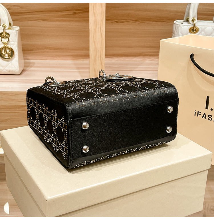 Sac Princesse Diana en satin haut de gamme, style « Hot Diamond Heavy Industry » (MAC220)