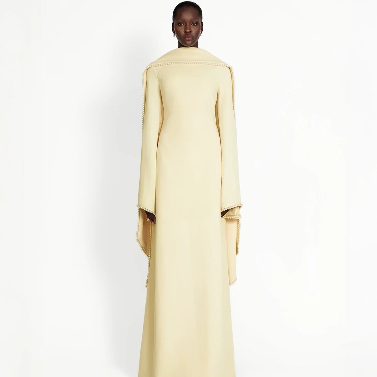 Robe de soirée élégante à manches cape ornée de perles (UKMA337)
