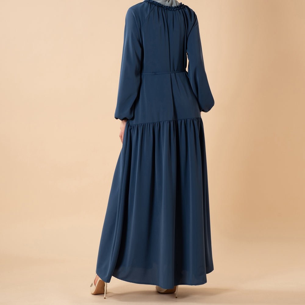 Robe maxi plissée coupe décontractée avec finition volantée et ceinture nouée (MA424)