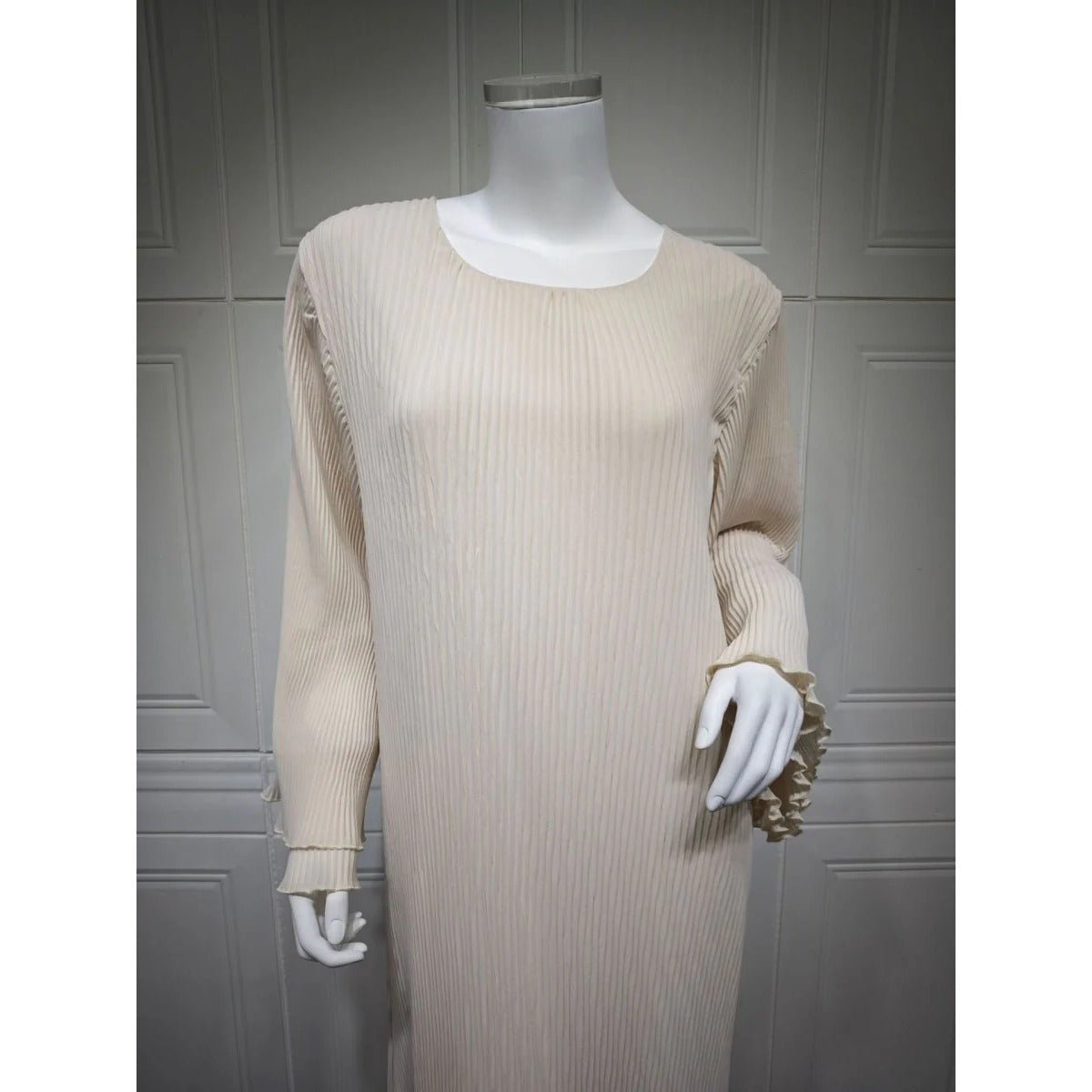 Robe Abaya élégante en mousseline plissée pour femmes musulmanes, coupe pull-over modeste, coloris uni, avec manches évasées (MA176)