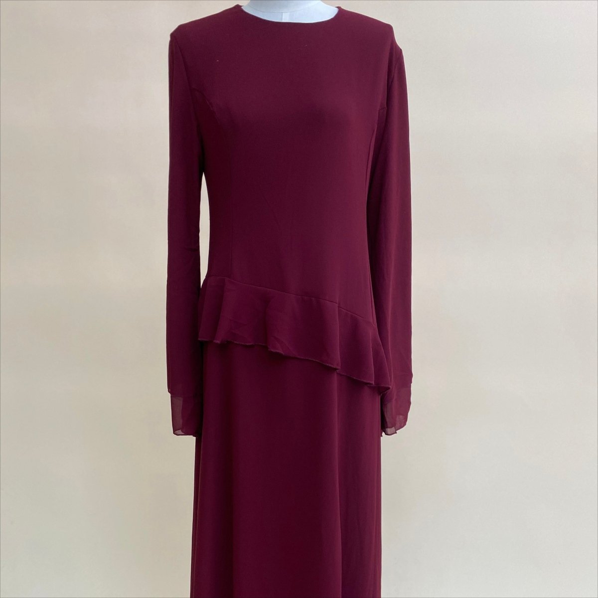 Robe longue en mousseline avec volants et nœud au dos | Robe maxi à manches cloche et étagée (MS227)