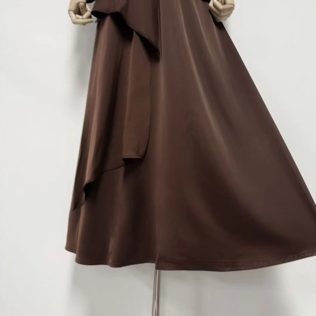Robe froncée ornée de cristaux avec jupe à volant asymétrique (MS346)