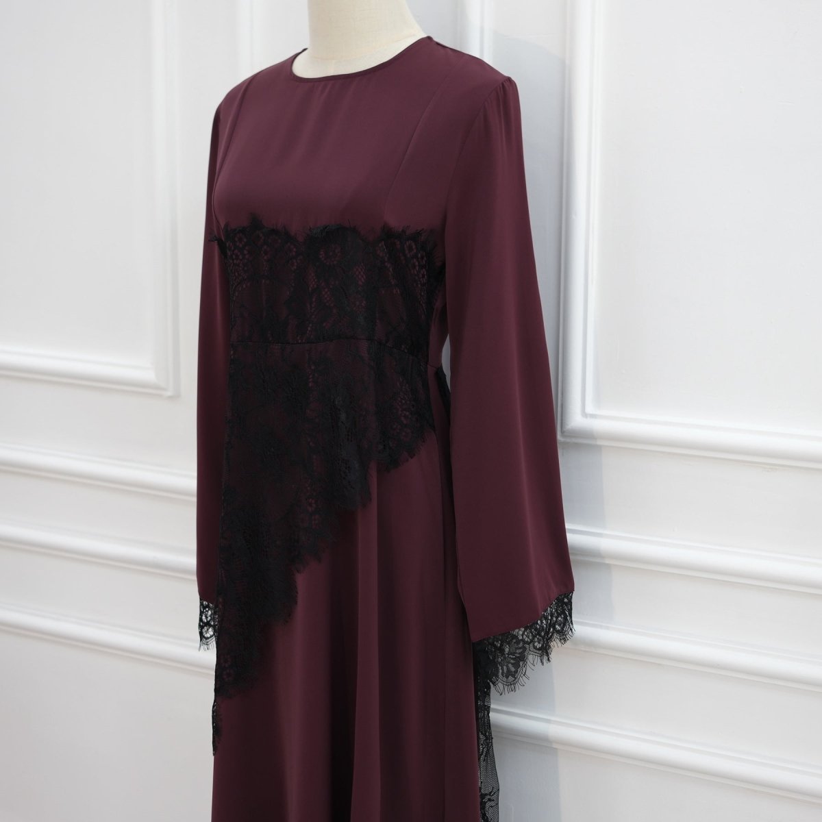 Robe Maxi avec Empiècement en Dentelle Contrastée à la Taille (MS409)