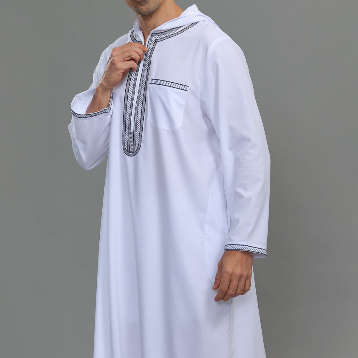 Thobe brodé à capuche pour homme avec poches (MT037)