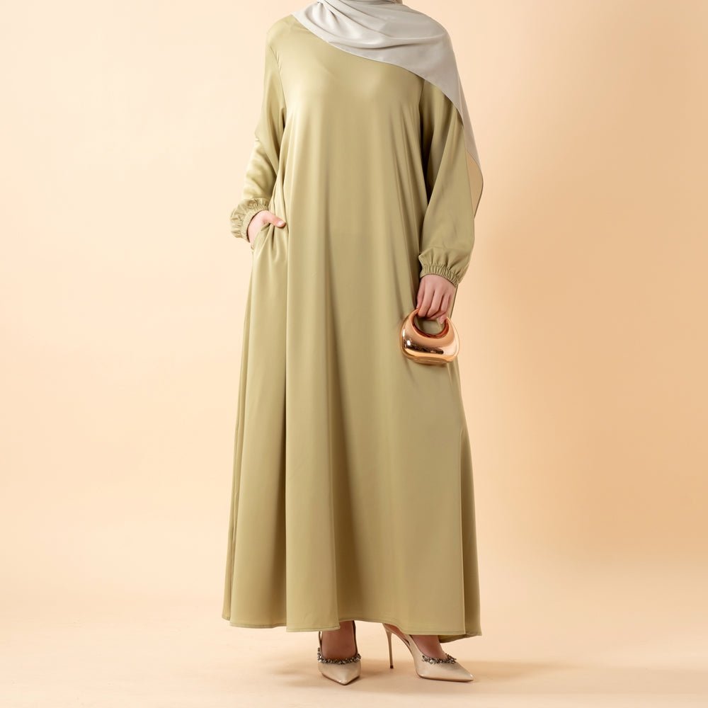 Abaya Satin Premium Modest Luxury | Abaya Coupe Parapluie Évasée avec Poches (MA311)