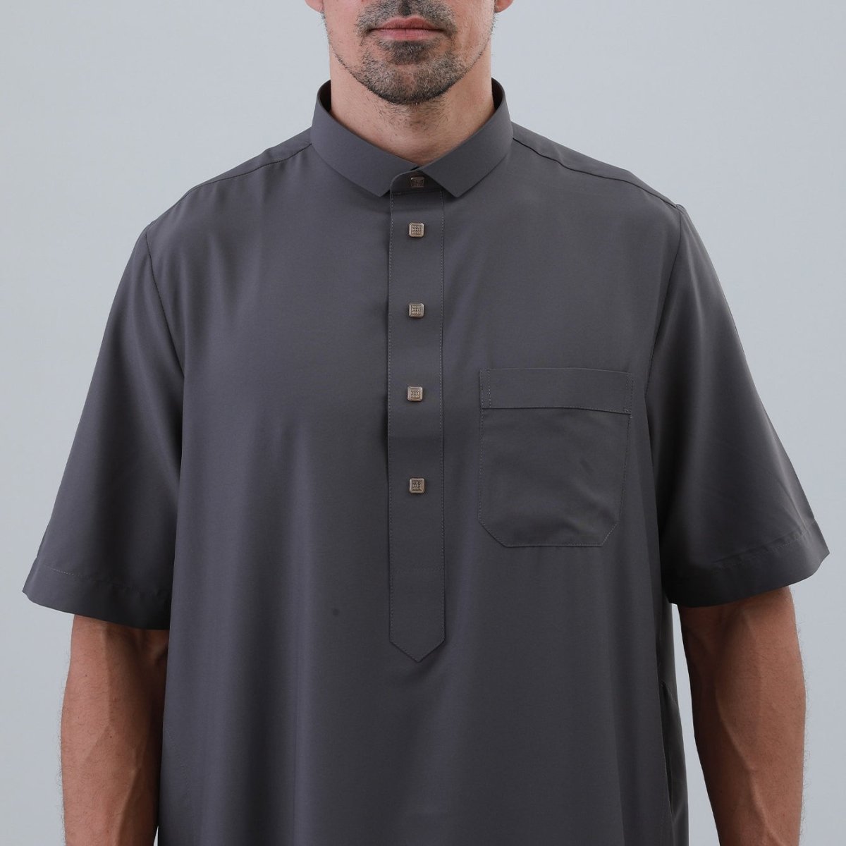 Thobe uni pour homme avec patte de boutonnage (MT038)