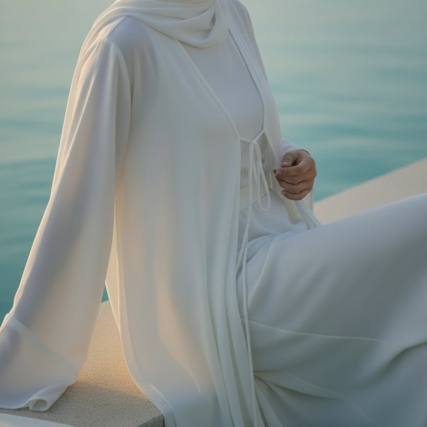 Abaya Ouverture Essentielle Essential Zoom avec Fermeture à Lacet et Poches (UKMOA309)