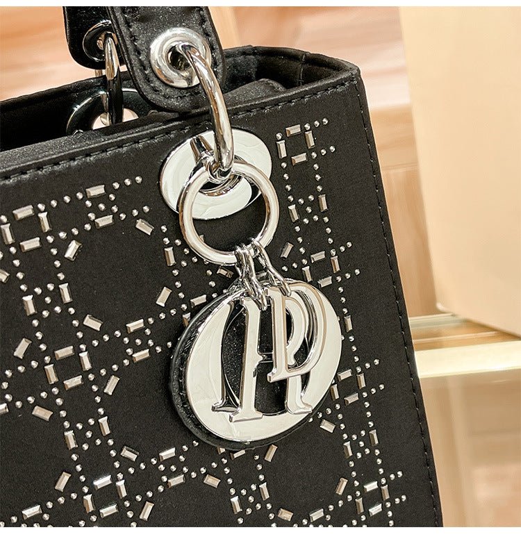 Sac Princesse Diana en satin haut de gamme, style « Hot Diamond Heavy Industry » (MAC220)