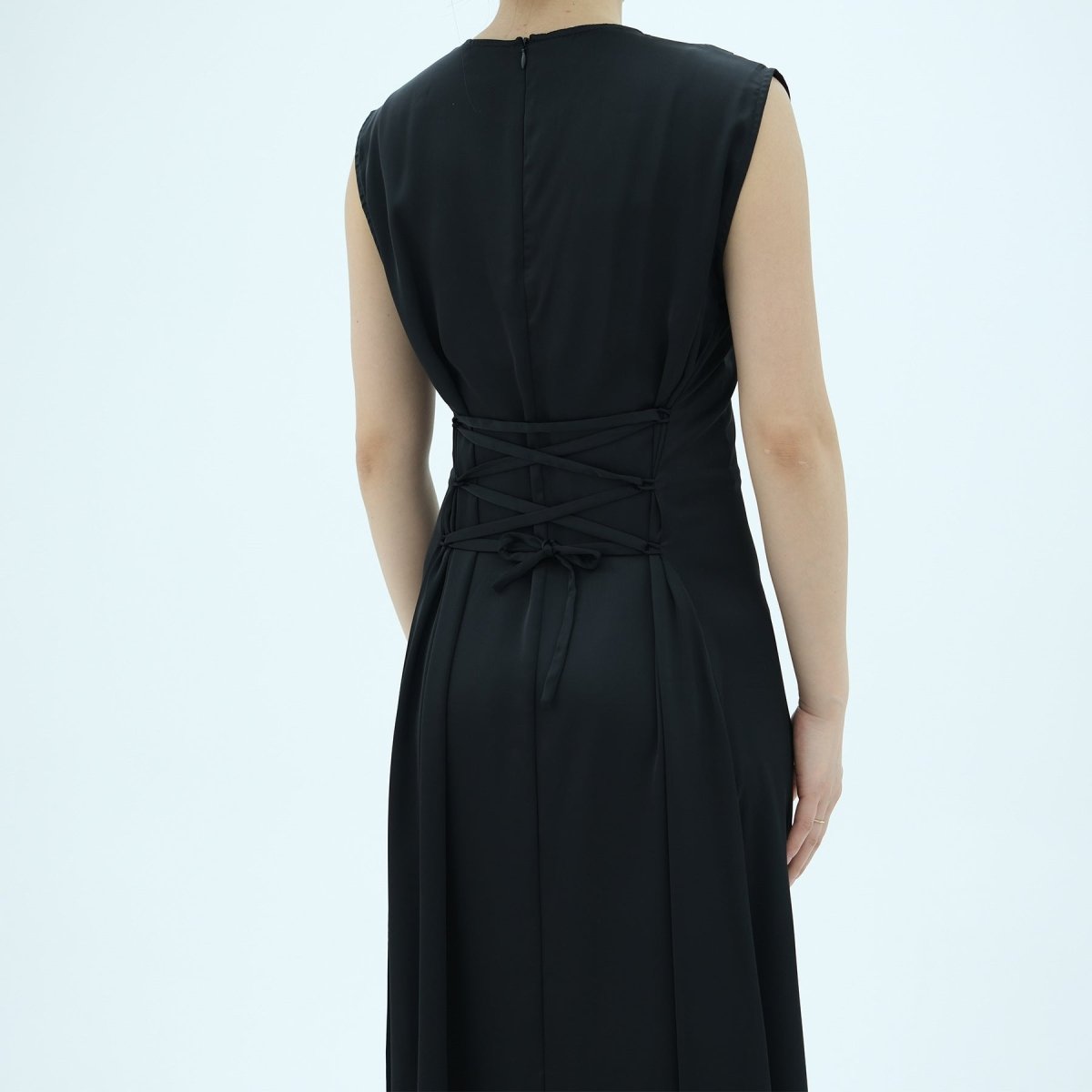 Robe longue sans manches avec dos corset à lacets (MS472)