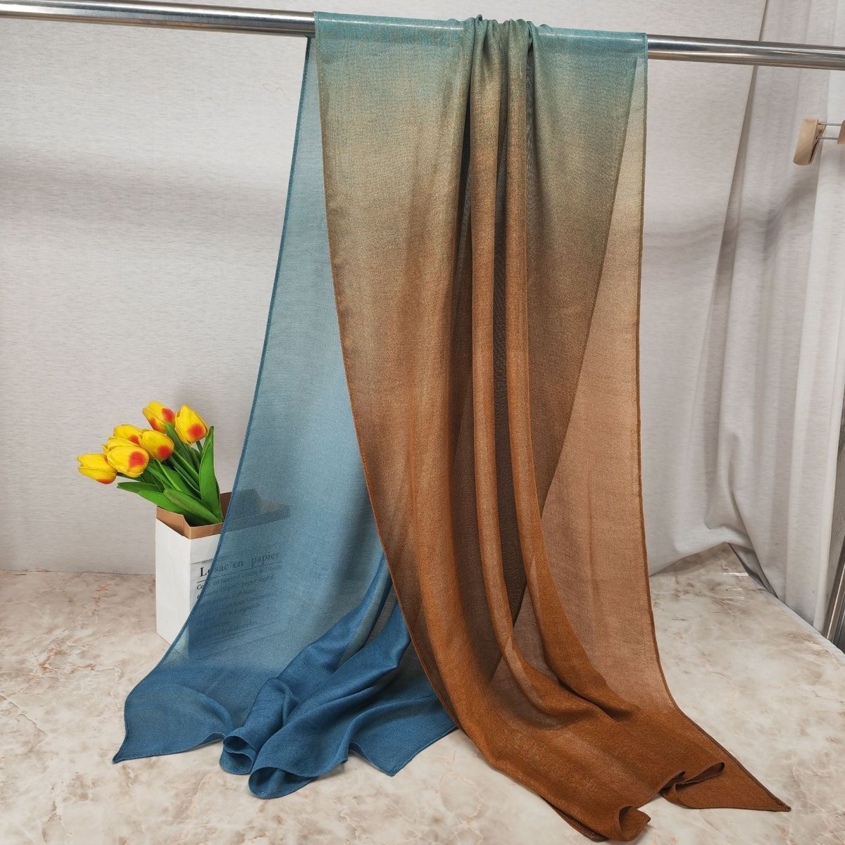 Hijab Modal Dégradé Doux | Hijab à Transition de Couleurs avec Fluidité Naturelle (MH162)