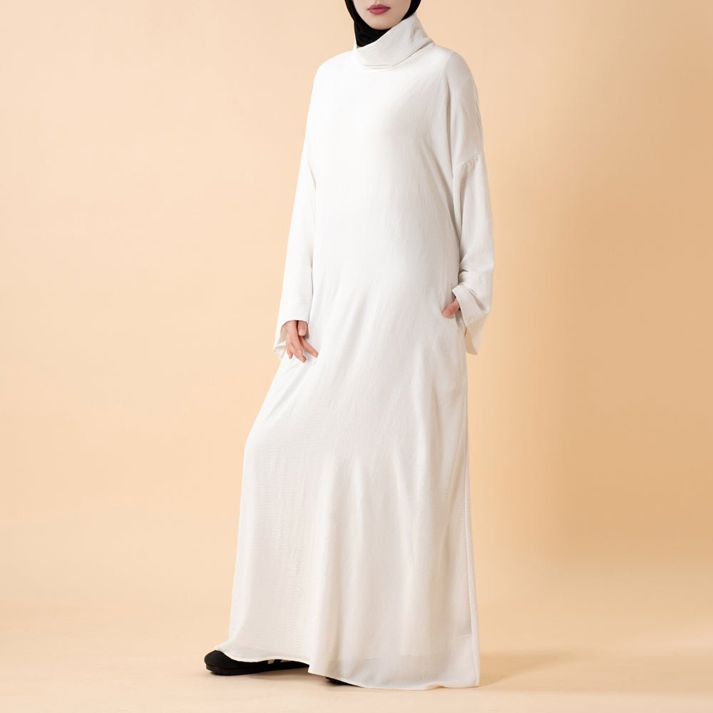 Abaya col roulé en crêpe Everyday – Coupe décontractée pour toutes les saisons (MA384)