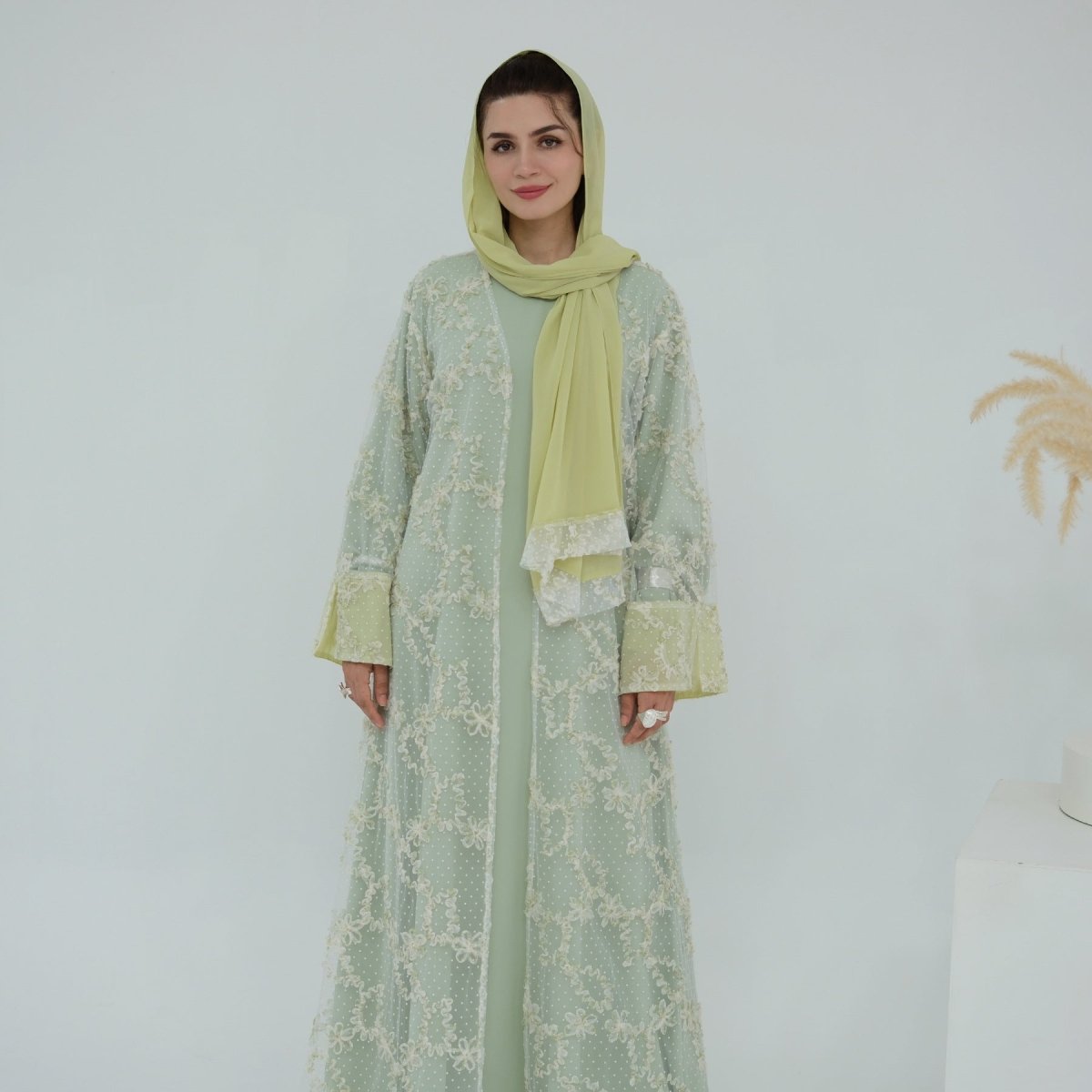 Abaya ouverte en mesh floral 3D (MOA288)