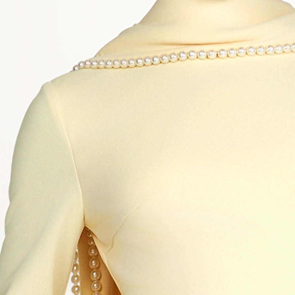 Robe de soirée élégante à manches cape ornée de perles (UKMA337)